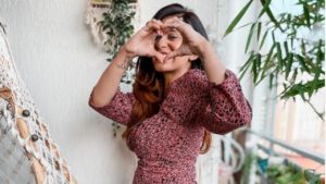 Kishwer Merchant shares a happy picture of her baby bump