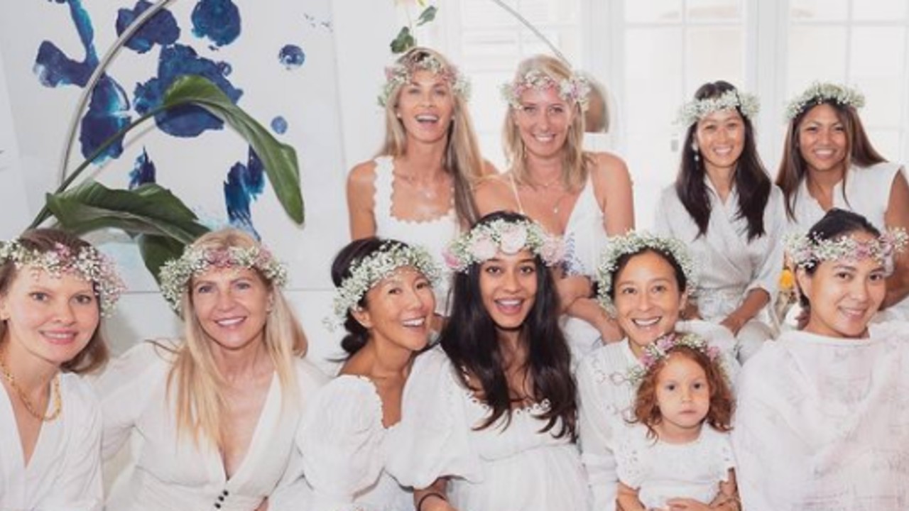 Lisa-Haydon-friends-offer-baby- shower-35th-birthday