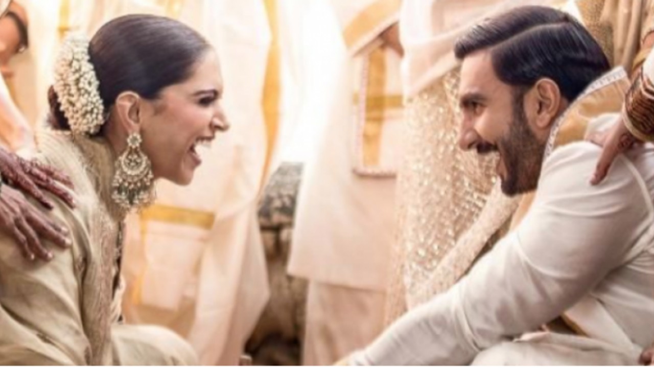 NEW-PHOTOS-OF-DEEPIKA-PADUKONE-AND-RANVEER-SINGHS-WEDDING-APPEAR