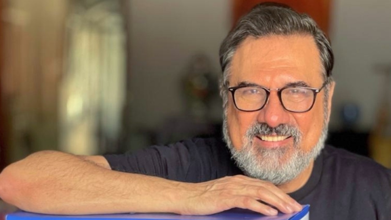 Sneak Peak into Boman Irani's flat in Mumbai.
