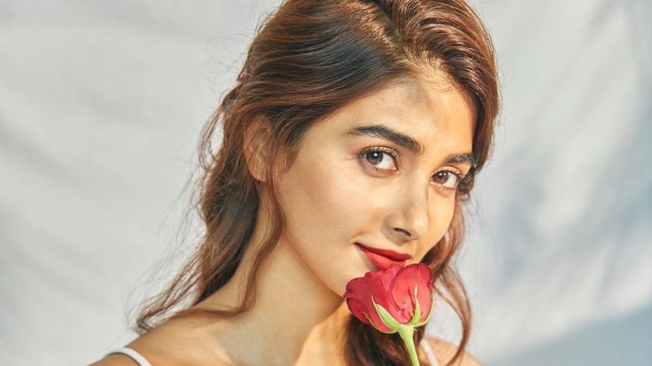 5-Upcoming-Movies-Prove-That-Pooja-Hedge-Is-an-Emerging-Lady-Superstar