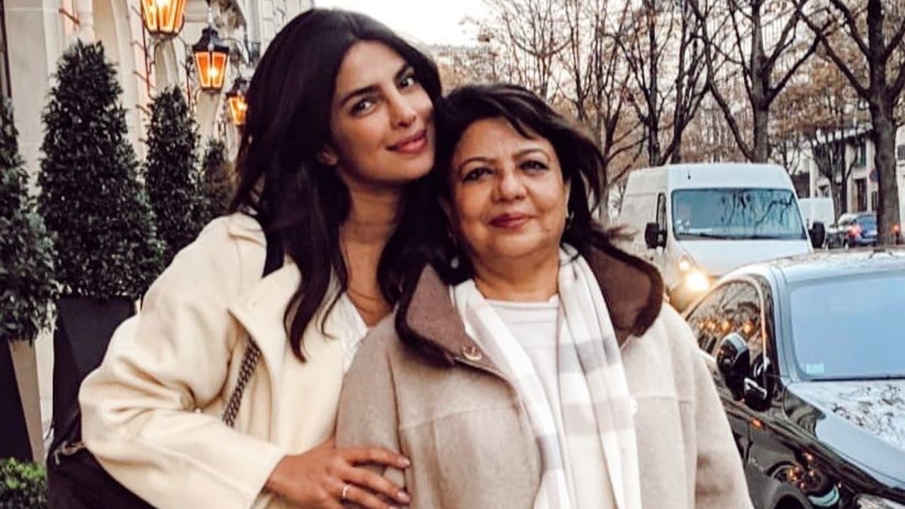 Priyanka-Chopra-Declares-All-Her-Love-for-Madhu-Chopra